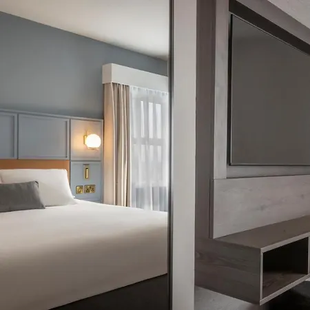 Jurys Hotel 4*